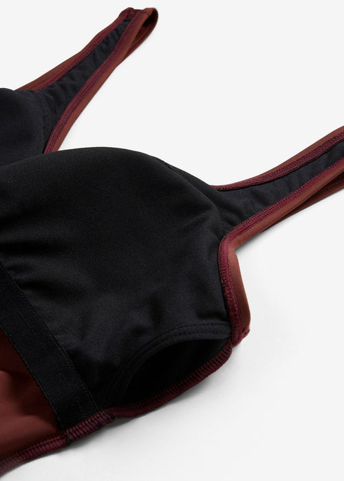 Jednodijelni kupaći kostim s džepićem za prsnu protezu od recikliranog poliamida