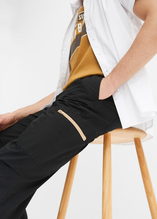 Udobne hlače s cargo džepovima bez kopčanja od mekanog materijala ravnog kroja