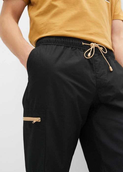 Udobne hlače s cargo džepovima bez kopčanja od mekanog materijala ravnog kroja