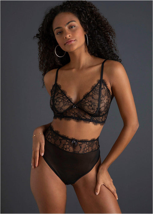 Bralette top i visoke tanga gaćice s rupom