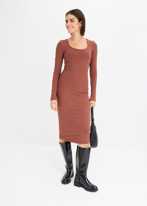 Rebrasta midi haljina