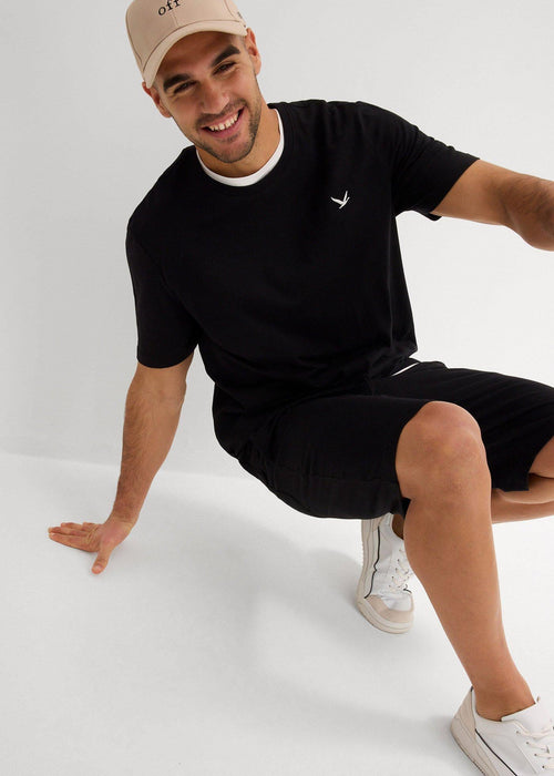 T-shirt majica i bermude od trikoa