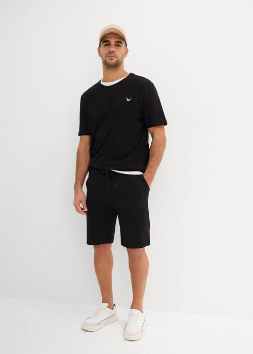 T-shirt majica i bermude od trikoa