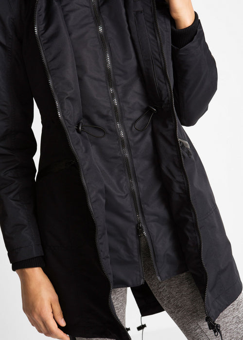 Funkcionalni outdoor kratki kaput s kapuljačom slojevitog izgleda