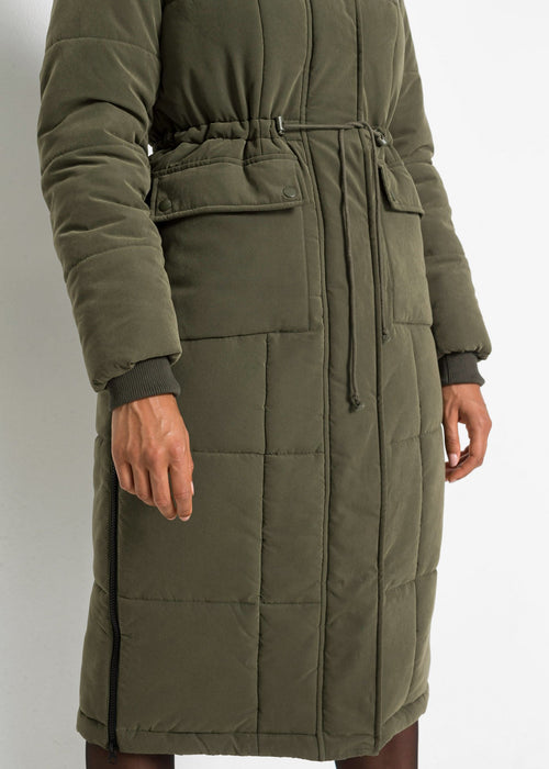 Zimski kaput s patentnim zatvaračima bočno