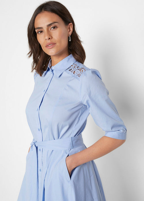 Haljina u kroju bluze s čipkom i trakom za vezanje