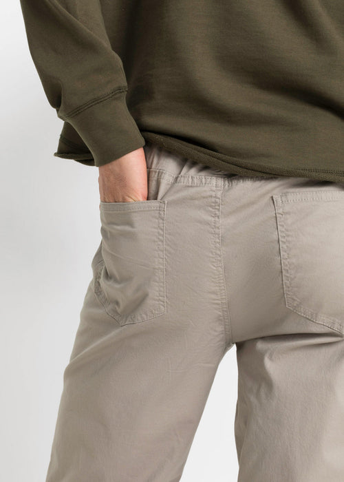 Klasične stretch hlače bez kopčanja ravnog kroja
