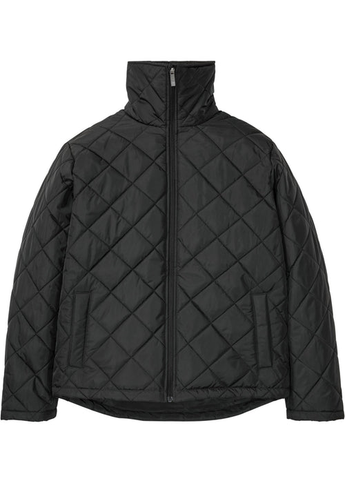 Prošivena jakna s recikliranim poliesterom i visokim ovratnikom klasičnog kroja