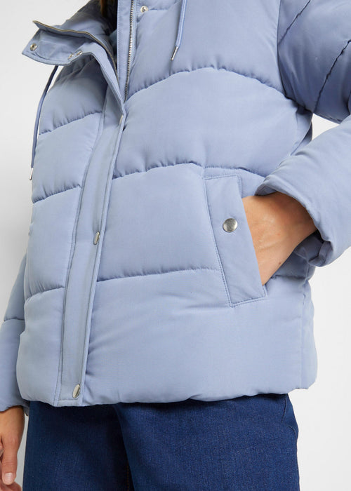 Pernata prošivena jakna s kapuljačom od recikliranog poliestera