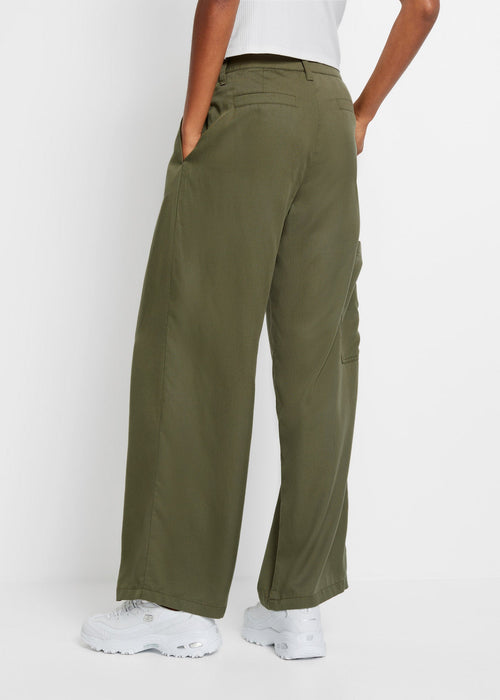 Chino hlače s faldama od TENCEL™ lyocella