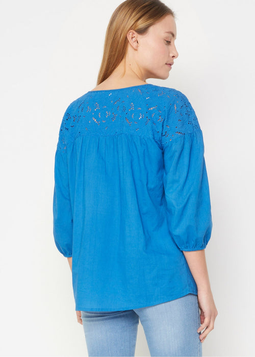 Bluza s 3/4 rukavima i rupičastim vezom