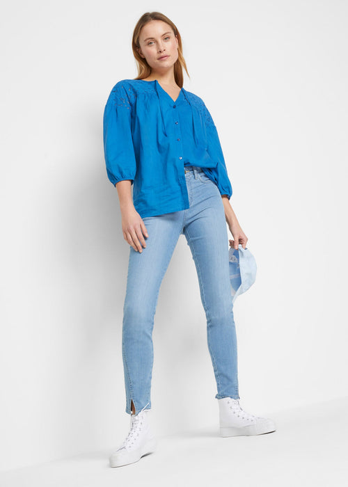 Bluza s 3/4 rukavima i rupičastim vezom