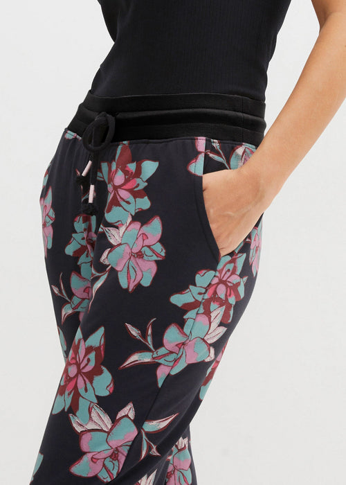 Cvjetne ležerno sportske hlače od stretcha 7/8 dužine