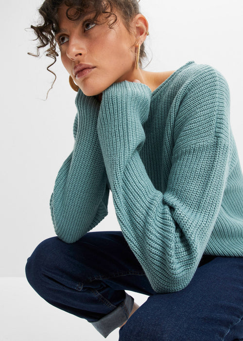 Pleteni pulover kraćeg kroja