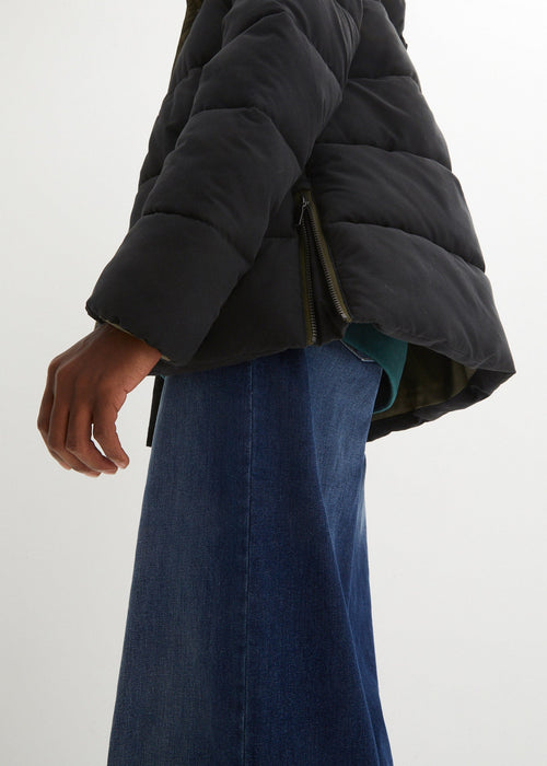 Prošivena jakna od recikliranog poliestera s detaljima kontrastne boje