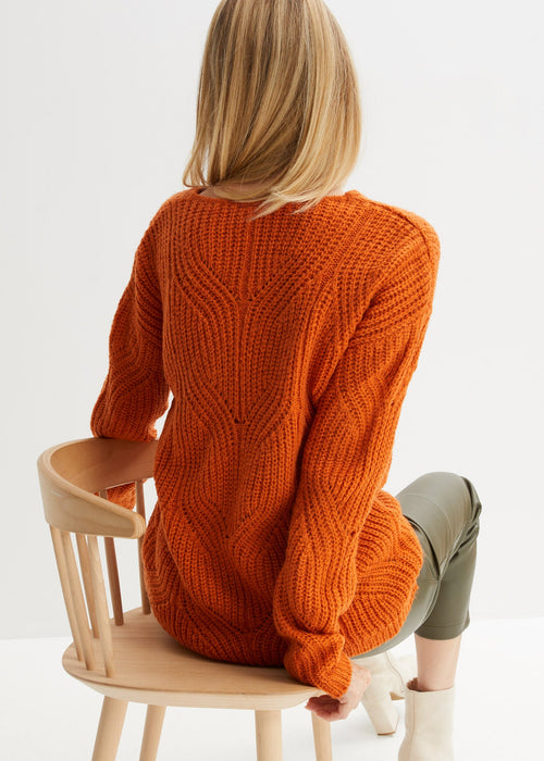 Pleteni pulover s V izrezom