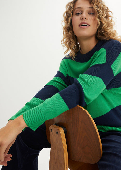 Fino pleteni pulover s okruglim izrezom i kontrastnim prugama
