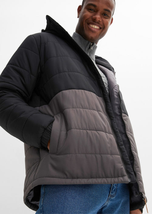 Prošivena jakna s kapuljačom od recikliranog poliestera