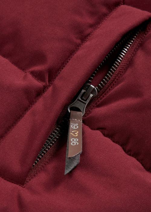 Prošivena jakna s trakom za vezanje u struku