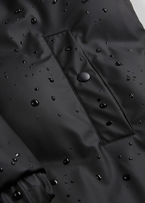 Vodootporni kišni kaput u prošivenom izgledu