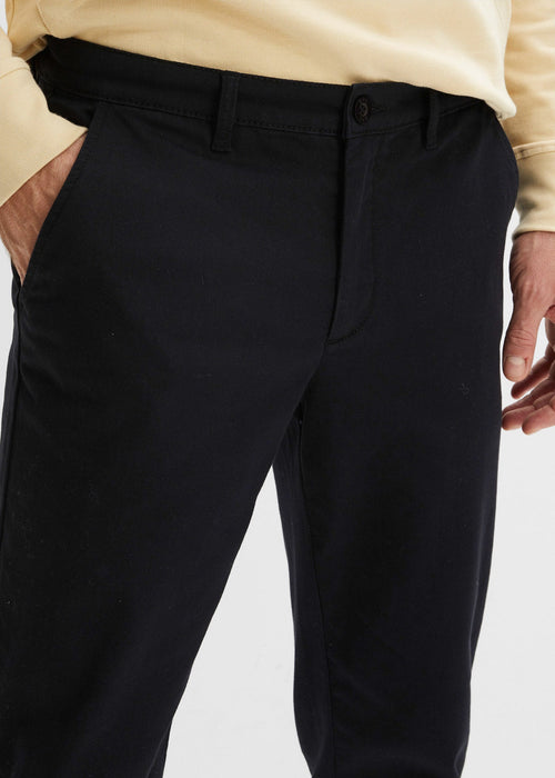 Stretch chino hlače od organskog pamuka ravnog kroja iz kolekcije Essential