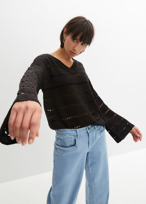 Pleteni pulover s ažur uzorkom